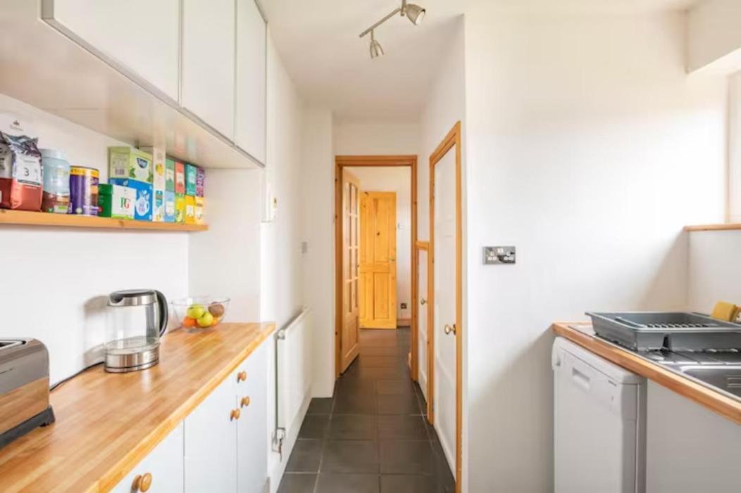 Cosy Single Room, Smart Tv, 5 Minute Walk From Train Station Bolton Exterior foto